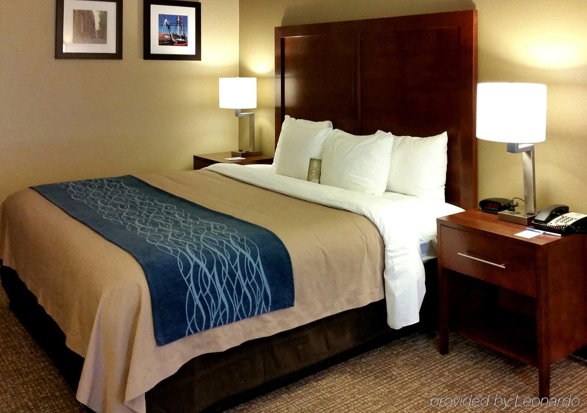 Comfort Inn Randolph-Boston Exterior photo